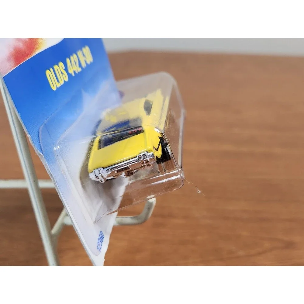 Vintage 1991 Hot Wheels Oldsmobile Olds 442 W-30 #267 Yellow Diecast 1:64 New